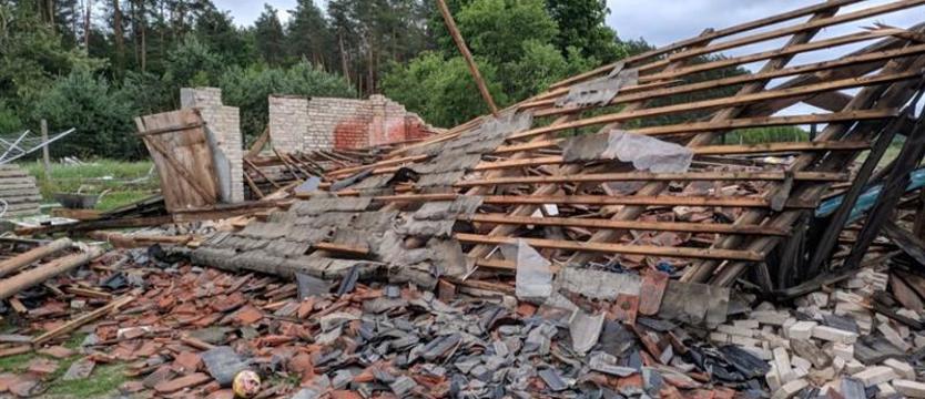 Trąba powietrzna zniszczyła im dom. Proszą o pomoc