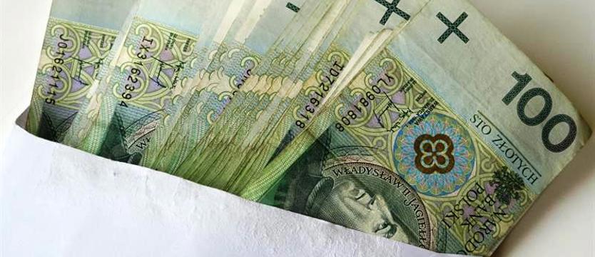 W kopertach młode pary dostają rocznie nawet 3 miliardy złotych