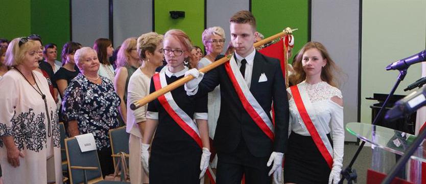 Koniec nauki i pożegnanie gimnazjów