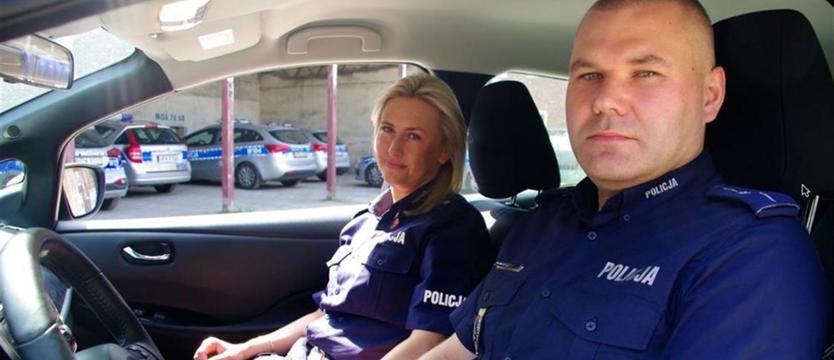 Policjanci pomogli dotrzeć do szpitala dwulatce