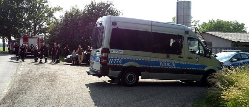 Szukają mieszkańca Wołkowa. Na polu stało jego rozbite auto