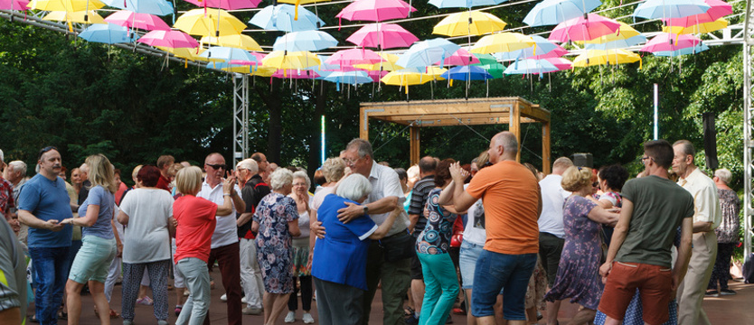Poezja, muzyka i tańce, czyli niedziela w Różance