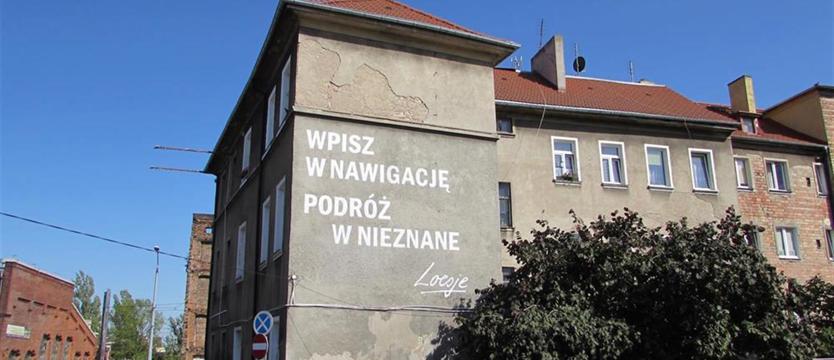 Podróżujących PKP wita nowy mural