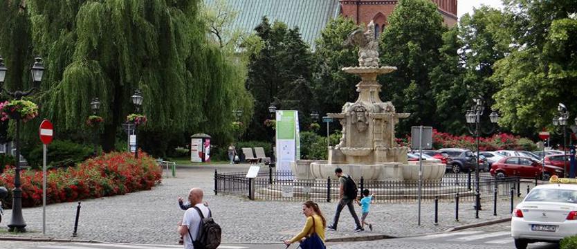 Eksperymenty na placu Orła Białego