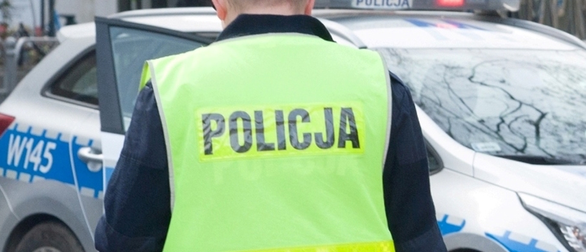 20-latka wjechała w przechodniów. Sięgała po sok