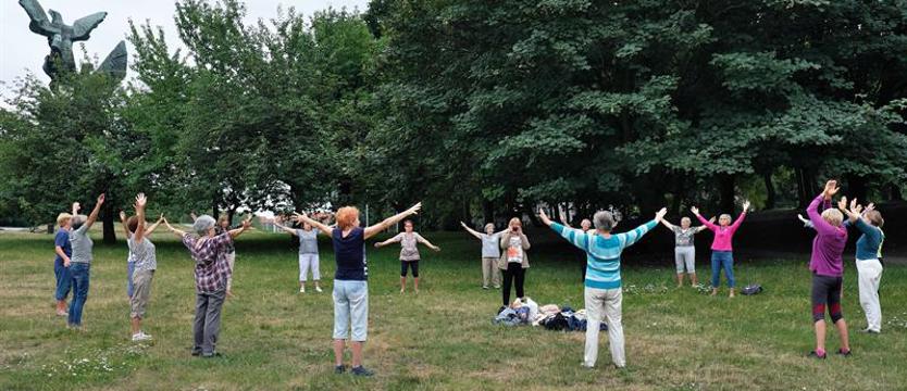 Cudowne ćwiczenia qigong na Jasnych Błoniach