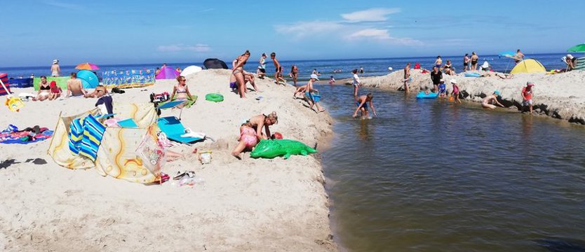 Dzieci kanału nie zasypały, a woda go poszerzyła