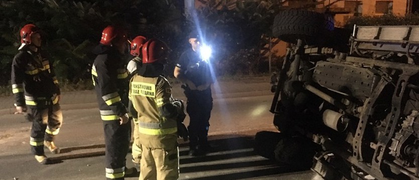 Po nocnym dachowaniu uciekł z miejsca zdarzenia