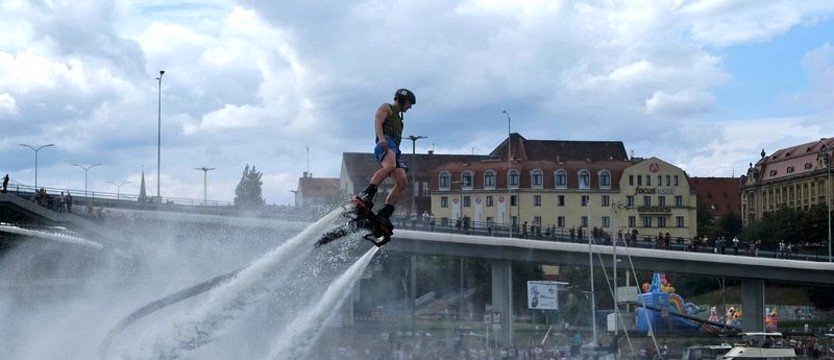 Akrobacje na wodzie – trwa Water Show Szczecin