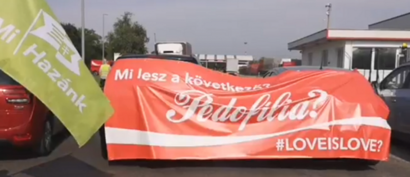 Radykalna partia prawicowa zablokowała zakład Coca-Coli w związku z reklamą