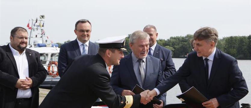 Pogłębianie toru wodnego Świnoujście - Szczecin. Nowe budynki dla bazy