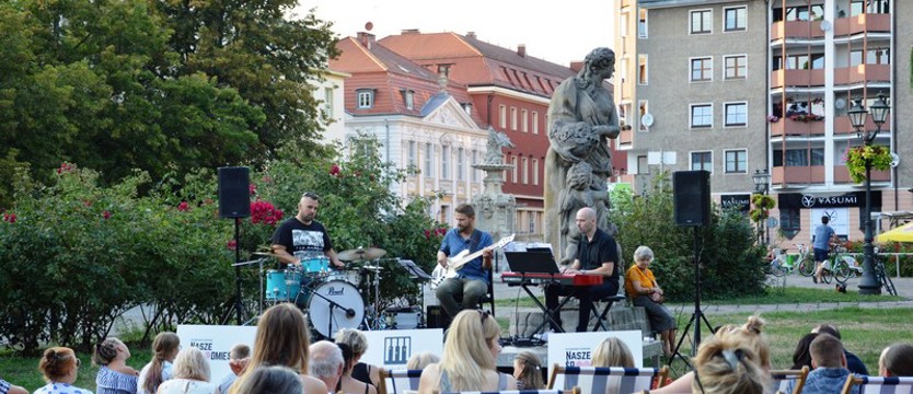 Muzyka filmowa na placu Orła Białego