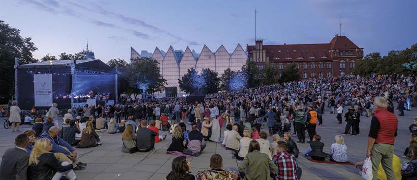 Niezwykły koncert na dachu „Przełomów”