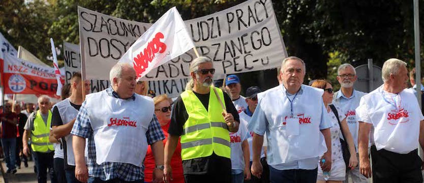 Kontrowersje w PEC. Związkowcy pikietowali