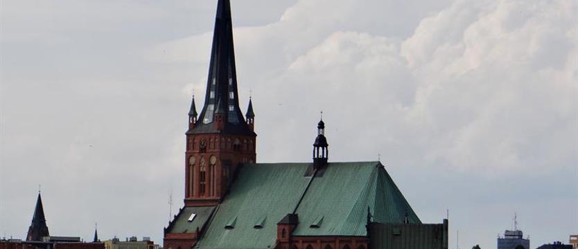 Dzwony zabiły na kościołach. Symboliczne wołanie o pokój