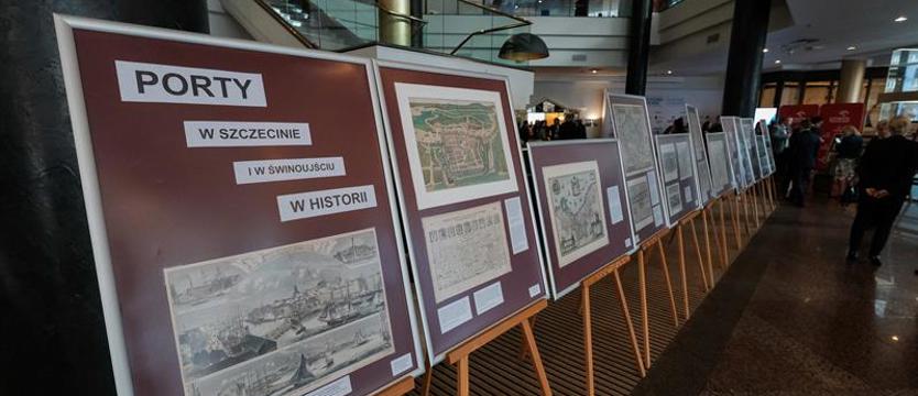 Historia portów na wystawie