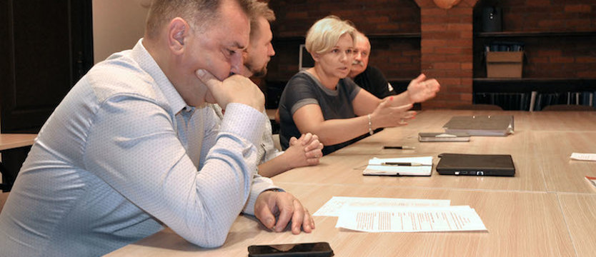 Budowali S6, zniszczyli drogi lokalne