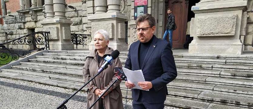 Platforma pyta o inwigilację