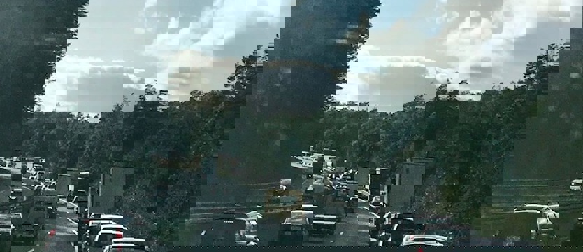 Wypadek i utrudnienia na autostradzie A6