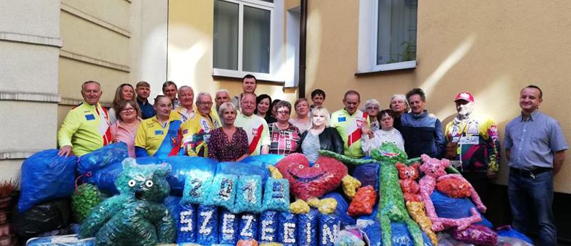 Pomaganie przez zbieranie