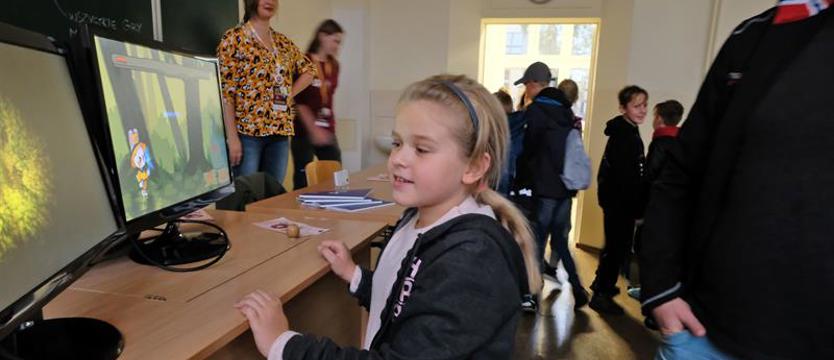 Nauka jest ciekawa. Trwa 7. edycja Europejskiej Nocy Naukowców