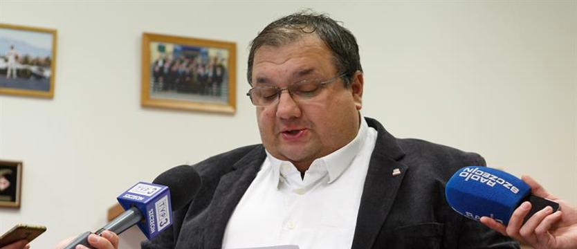 Zaremba pozywa i pyta