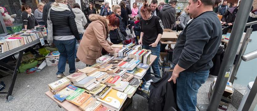 Masz przeczytane i zbędne książki? Pomóż pacjentkom onkologii!