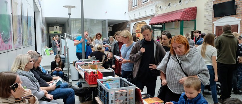 Kiermasz książki w Pleciudze. Tłumy miłośników literatury