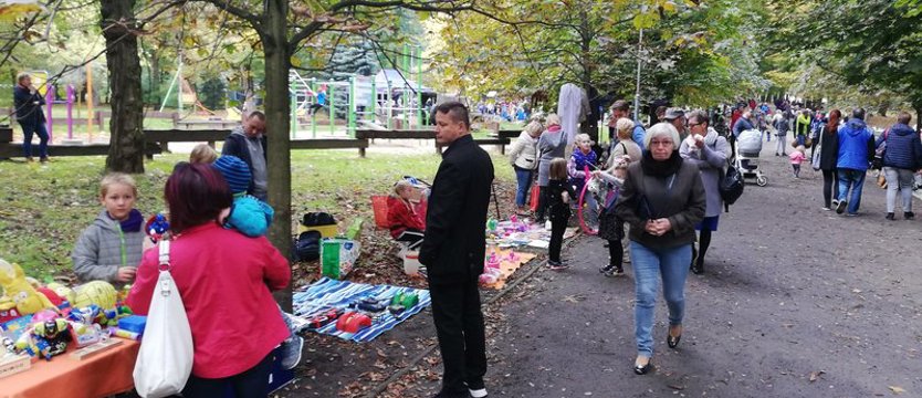 Plac targowy w parku