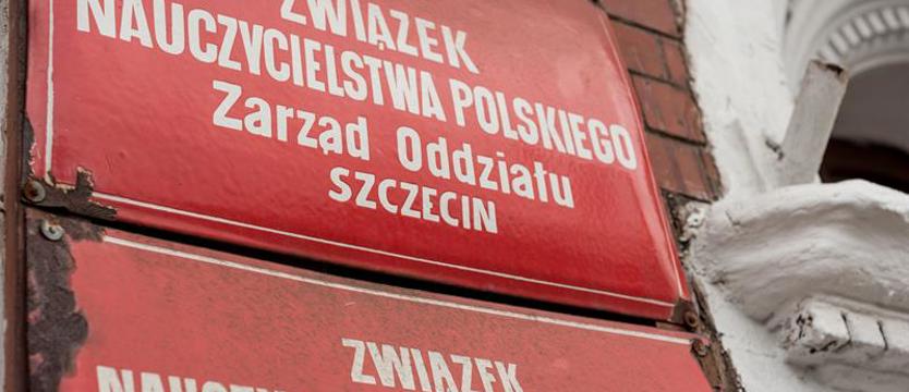 Nauczyciele pracują normalnie
