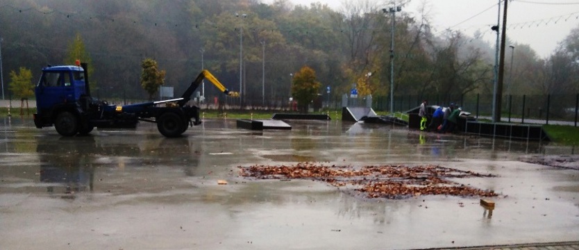 Skatepark ustępuje miejsca lodowisku