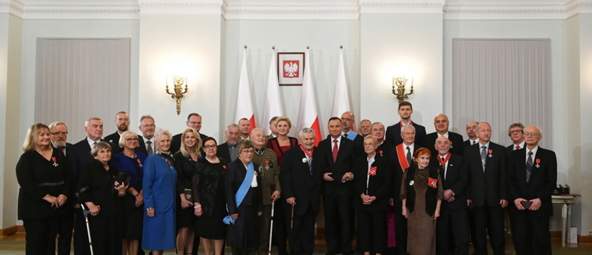 Odznaczenia państwowe dla zasłużonych w służbie państwu i społeczeństwu