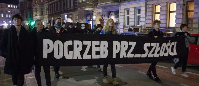 Protest „Pogrzeb Prz_szłości”