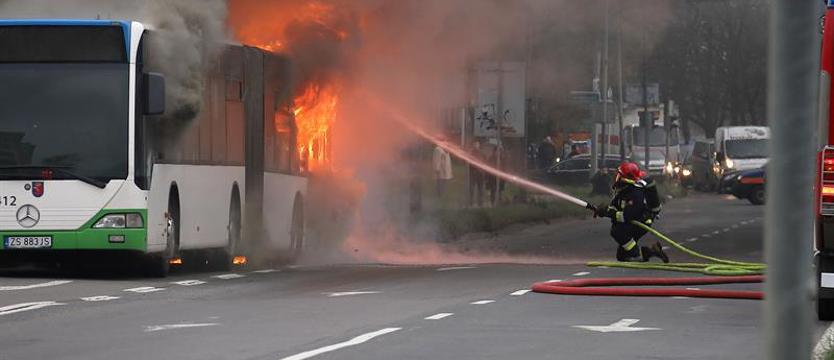 Płonął autobus na Ku Słońcu