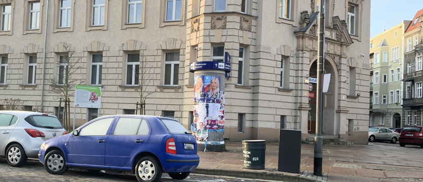 Prowokacja przed komisariatem nie zrobiła wrażenia