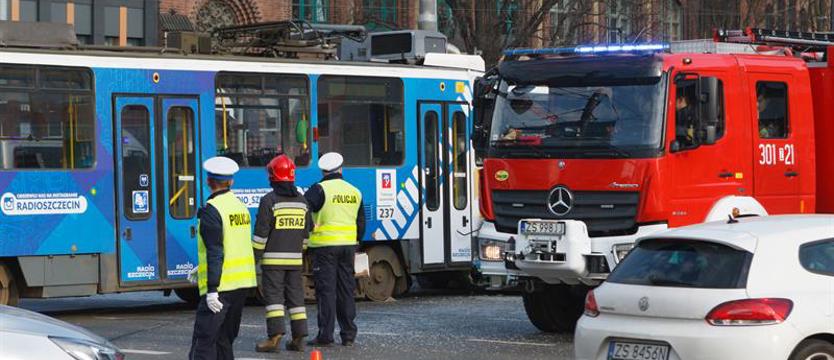 Motornicza wjechała na czerwonym