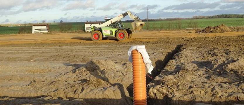 Piłka nożna. Boisko w Kołbaskowie remontowane