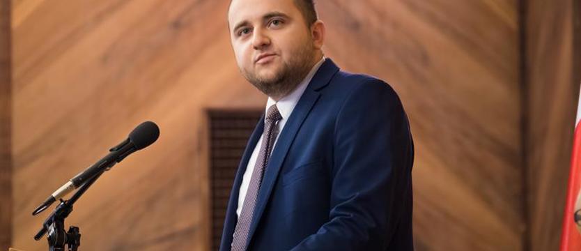 Policja w mieszkaniu radnego Mateckiego