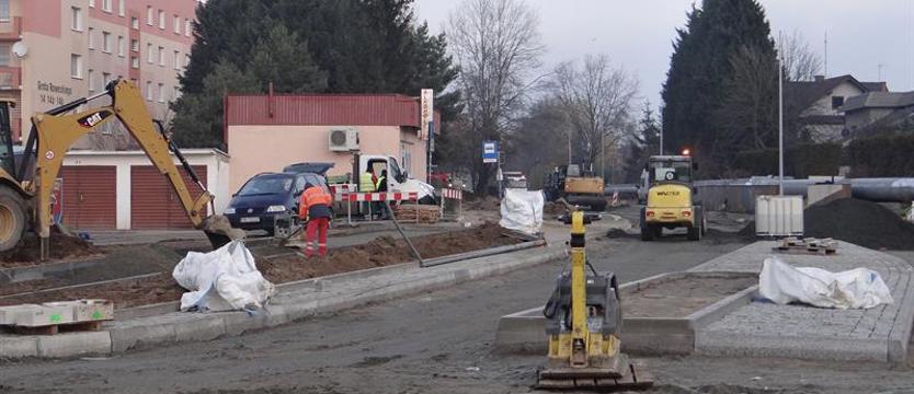 Finał przebudowy ul. Grota-Roweckiego jesienią przyszłego roku
