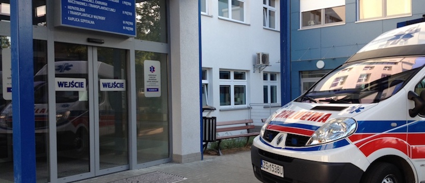 Agresywny pacjent pobił lekarzy i ratowniczkę w szpitalu przy Arkońskiej