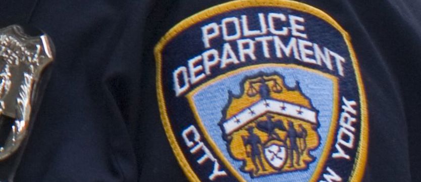 Policja zatrzymała podejrzanego o atak nożem przed synagogą w USA