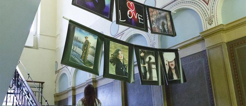 Galeria pod sufitem