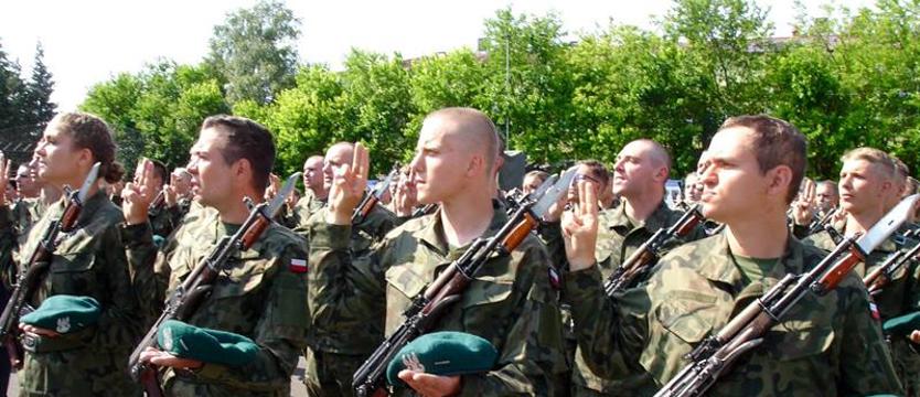 Spędź ferie w mundurze
