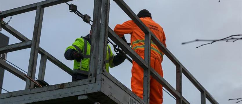 Zerwana sieć trakcyjna. Tramwaje linii 8 i 10 kursują do Krzekowa