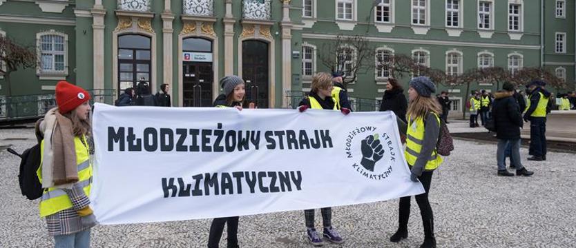 Młodzież z Australią. Manifestacja w Szczecinie