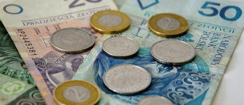 Seniorzy zadłużeni. Rekordzista ma do oddania ponad 8 mln zł