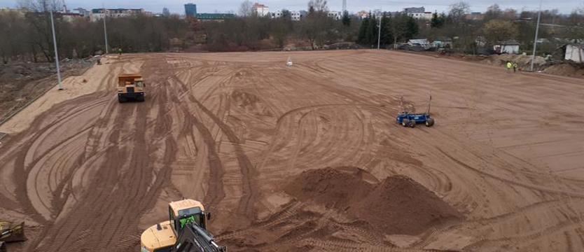 Jest budynek, wkrótce trawa
