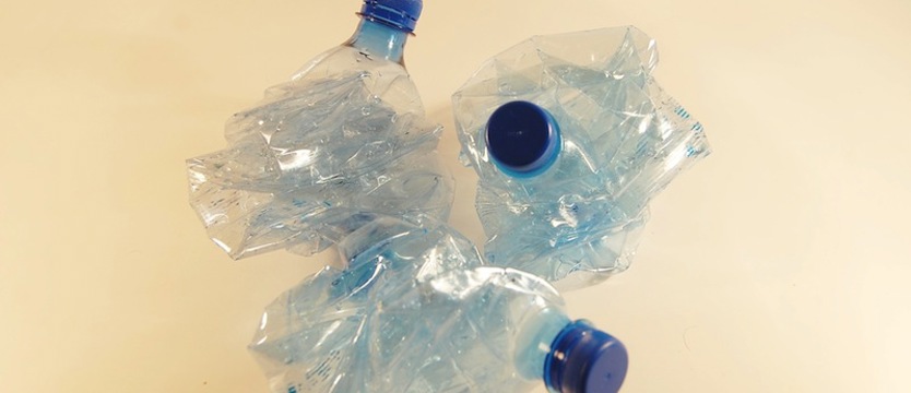 Co minutę do Morza Śródziemnego trafia 30 tys. plastikowych butelek