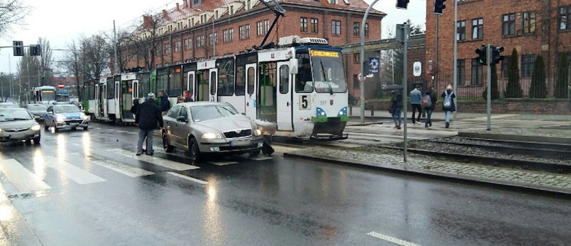 Kolizja na ulicy Mickiewicza w Szczecinie