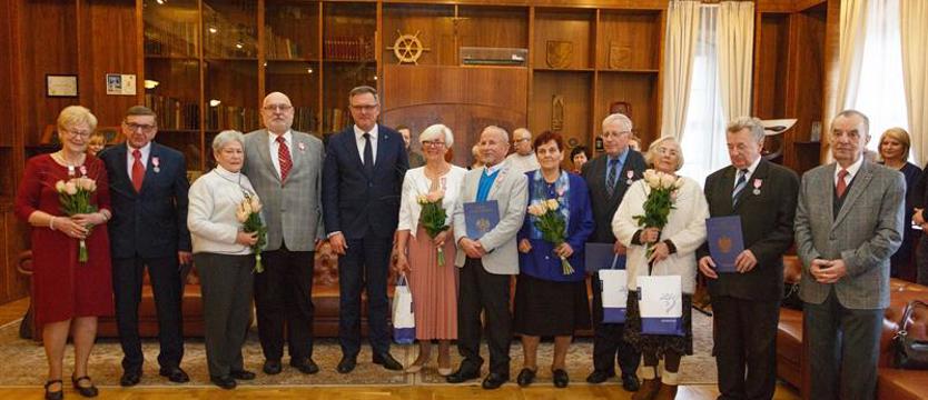 Uhonorowano pary z co najmniej pięćdziesięcioletnim stażem małżeńskim